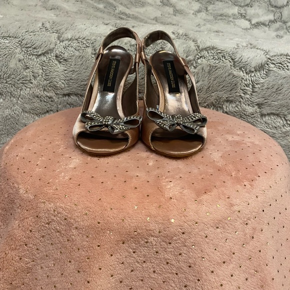 Steve Madden Luxe pink satin slingbacks w/crystals - Picture 4 of 12